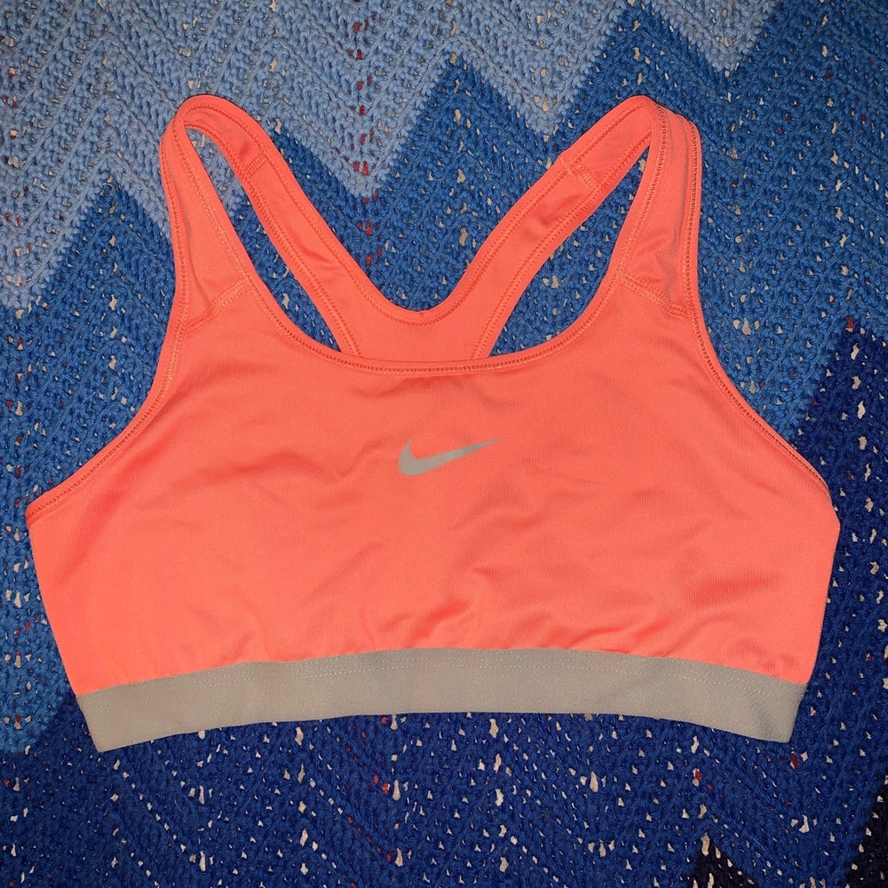 Nike sports bra NWT